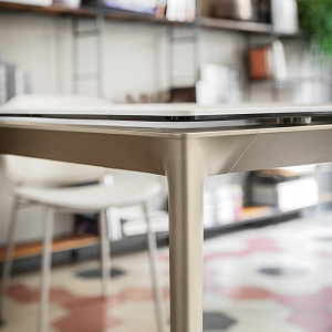 Стол итальянский раскладной Boma Calligaris с керамической столешницей на 4 тонких ножках из металла