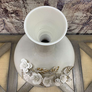 Ваза Decanter 7912 H 40 см Bianca с фарфоровыми цветами Capodimonte керамическая итальянская Mezzalu