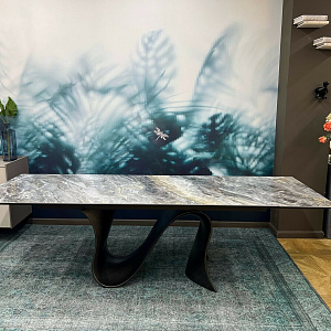 Итальянский  дизайнерский раскладной обеденный стол Wave 
Tonin Casa на креативном основании волной