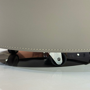 Корзина из кожи CADIN на колесах для пледов/подушек