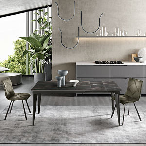 Итальянский раскладной компактный обеденный стол Ulisse
с керамической столешницей на 4 ногах