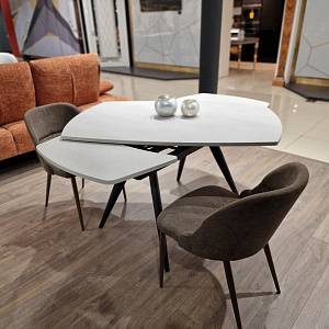 Итальянский обеденный стол от фабрики SEDIT - ELICA