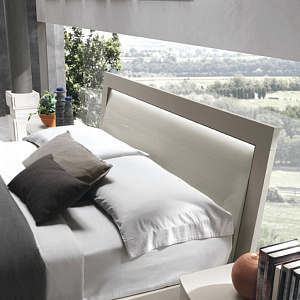 Итальянская деревянная кровать KRYZIA