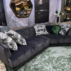 Модульный итальянский Диван Aplomb Calia Italia с анималистичными подушками