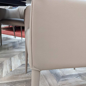 Итальянское дизайнерское полукресло  Isidora в натуральной коже.Eforma, комфортное и элегантное