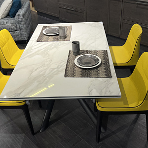 Итальянский раскладной керамический стол Style производства 
Tonin Casa на металлическом основании