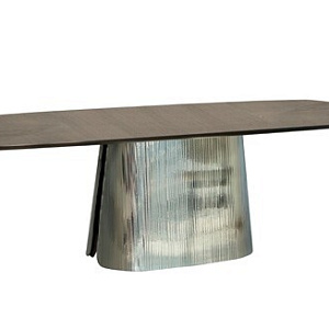 Итальянский стол Adone Plisse производства 100% Made in Italy.
Бренд Tonin Casa.