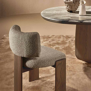 Стул итальянский дизайнерский Trine на трех деревянных ногах с округлыми формами Nature Design
