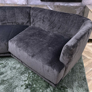 Модульный итальянский Диван Aplomb Calia Italia с анималистичными подушками