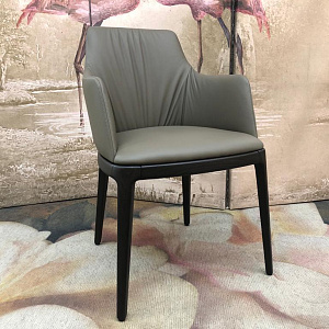 Итальянский стул  MAX DELUXE с подлокотниками Eforma в натуральной коже на деревянном основании