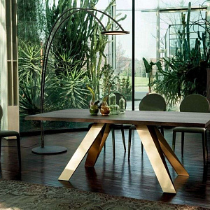 Итальянский стол Celtis производства 100% Made in Italy.
Бренд Tonin Casa.