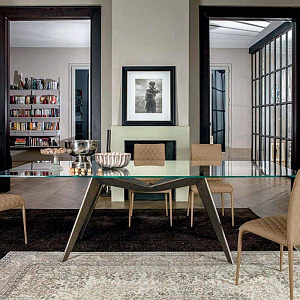 Итальянский стол Reverse производства 100% Made in Italy.
Бренд Tonin Casa.